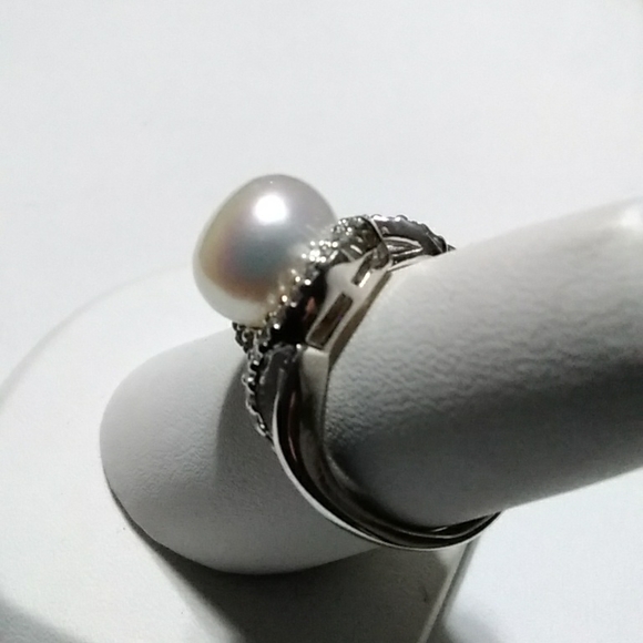 Pearl Ring - Picture 3 of 7